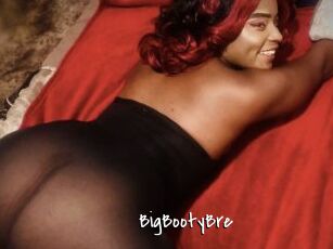 BigBootyBre Sexy Footjobs