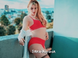 danieladeleon Sexy Footjobs