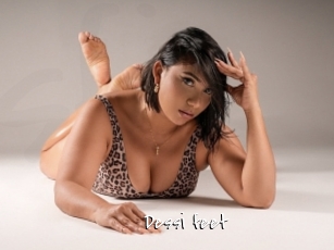 Dessi_feet