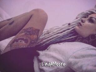 Linda_Moore