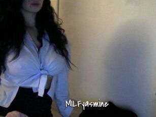 MILFyasmine Sexy Footjobs