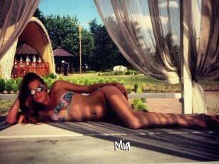 Mia