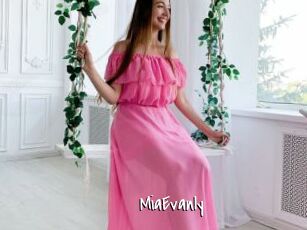 MiaEvanly