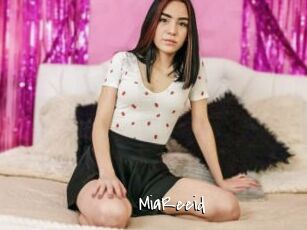 MiaReeid Sexy Footjobs