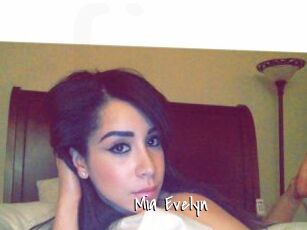 Mia_Evelyn