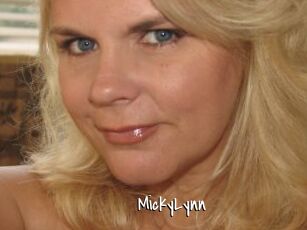 MickyLynn Sexy Footjobs