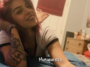MoniqueXox