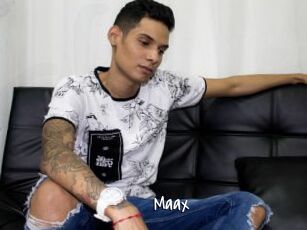 maax Sexy Footjobs
