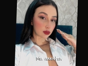 Mia_anniston