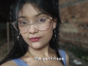 Mia_pettiteee