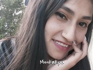 Misskinkyxx