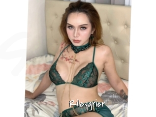 rileygrier Sexy Footjobs