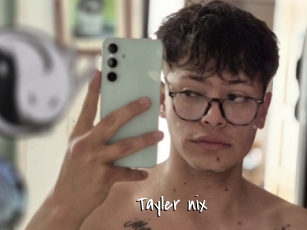 tayler_nix Sexy Footjobs